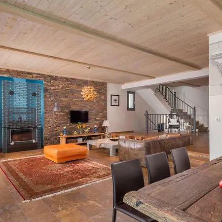 Villa Olive Hills