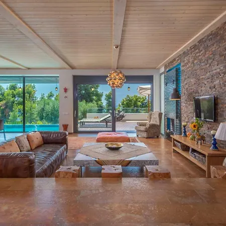 Villa Olive Hills